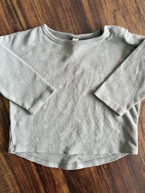 Quincy Mae Top size 12-18M